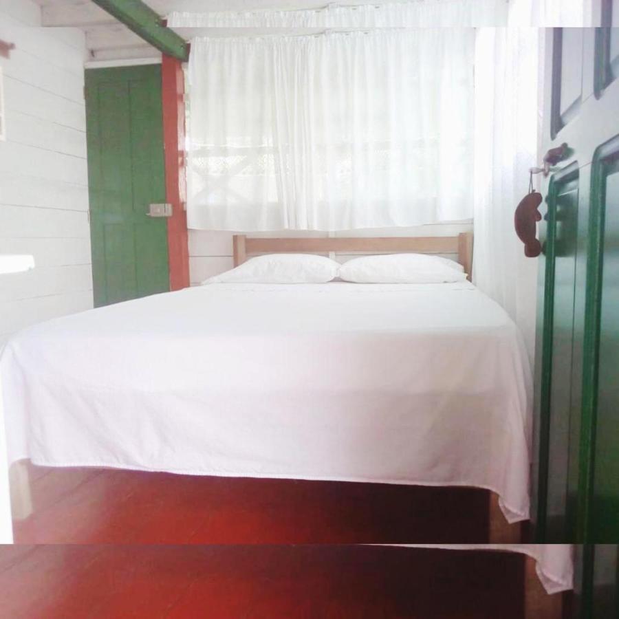 Hotel Lomas Del Paiyue Пуэрто-Наринио Экстерьер фото